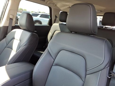 New 2026 Nissan Pathfinder SL FWD image 16