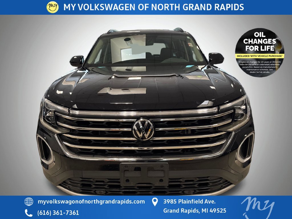 Used 2024 Volkswagen Atlas SE AWD/4WD image 3