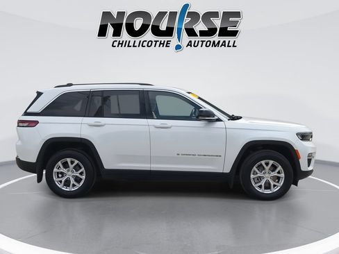 Used 2023 Jeep Grand Cherokee Limited w/ MOPAR Finishing Package AWD/4WD image 9
