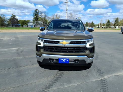 Used 2023 Chevrolet Silverado 1500 LT AWD/4WD image 9