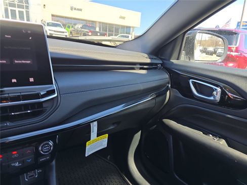 New 2026 Jeep Compass Latitude image 25