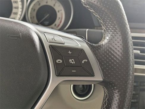 Used 2014 Mercedes-Benz E 350 4MATIC Wagon image 18