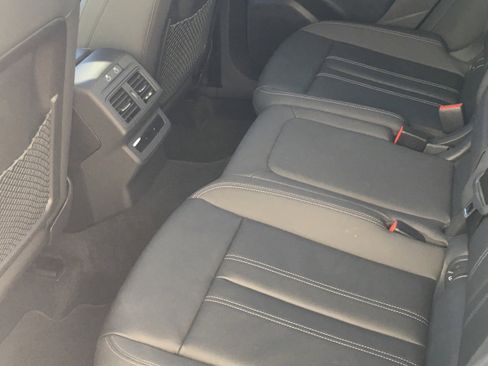 Certified 2025 Audi Q5 Premium w/ Convenience Package image 9