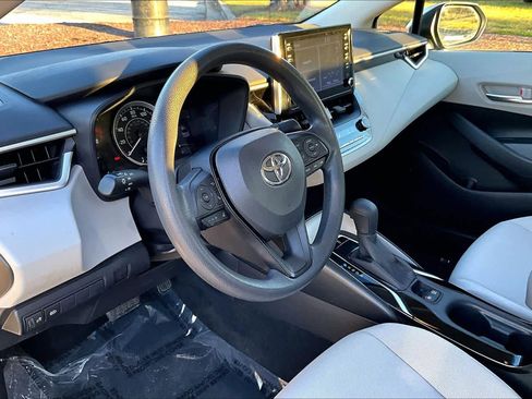 Used 2020 Toyota Corolla LE w/ LE Convenience Package image 16