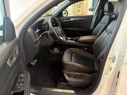 Used 2024 Volkswagen Atlas Cross Sport SEL Premium R-Line AWD/4WD image 20