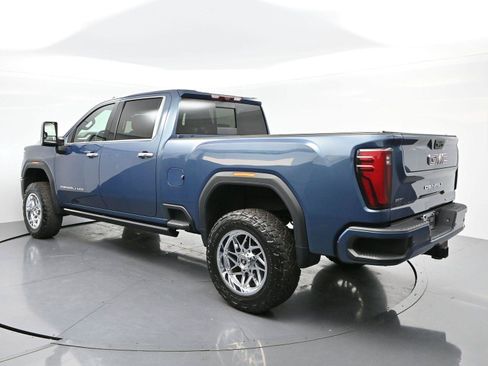 Used 2024 GMC Sierra 2500 Denali w/ Denali Reserve Package AWD/4WD image 5