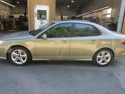 Used 2009 Saab 9-3 2.0T w/ Premium Package AWD/4WD image 2