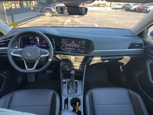 Used 2023 Volkswagen Jetta SE image 20