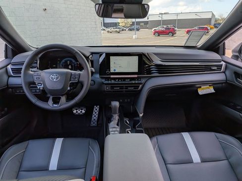 New 2026 Toyota Camry Hybrid image 14