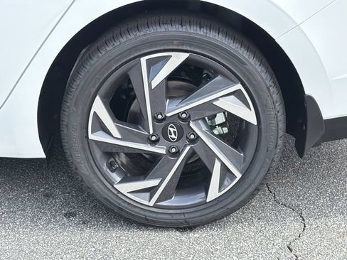 New 2026 Hyundai Elantra Limited FWD image 33