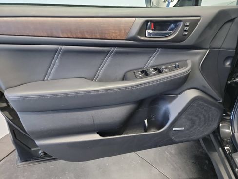 Used 2018 Subaru Outback 3.6R Limited AWD/4WD image 13