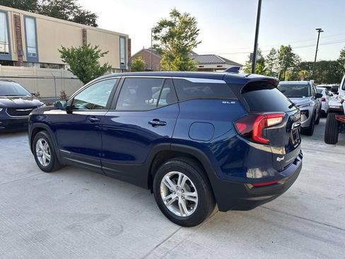 Used 2022 GMC Terrain SLE FWD image 5