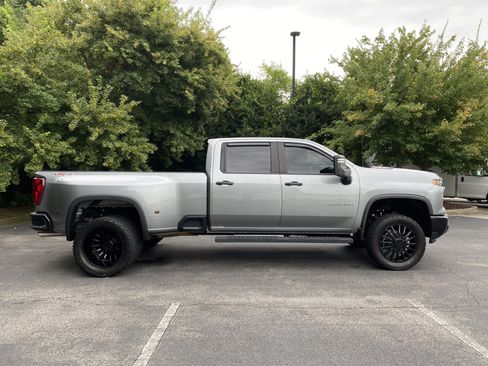 Used 2024 Chevrolet Silverado 3500 W/T AWD/4WD image 10