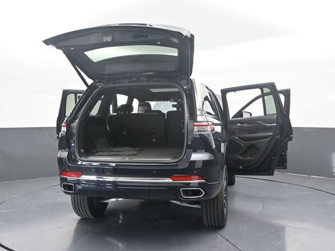 Used 2024 Jeep Grand Cherokee Overland w/ Luxury Tech Group IV image 82