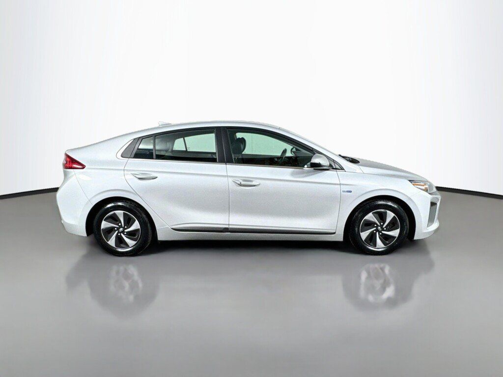 Used 2017 Hyundai Ioniq SEL w/ Tech Package 02 FWD image 6