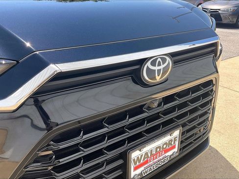 Used 2024 Toyota Grand Highlander AWD image 36