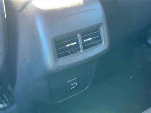 Used 2024 Chevrolet Equinox LT image 17