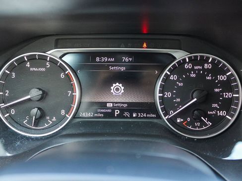 Used 2025 Nissan Rogue SV image 22