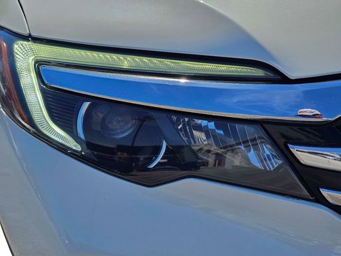 Used 2017 Honda Pilot Touring image 4