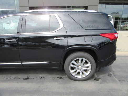 Used 2018 Chevrolet Traverse High Country AWD/4WD image 5