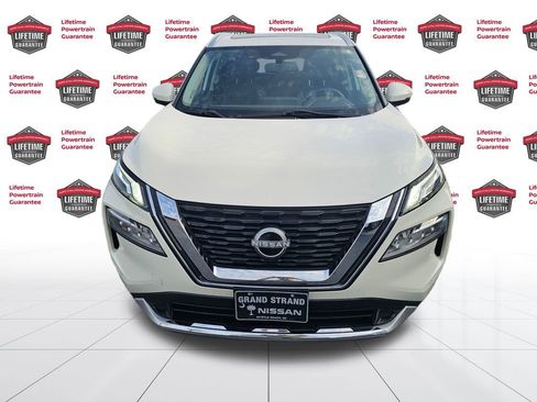 Used 2023 Nissan Rogue Platinum image 4