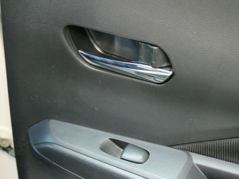 Used 2021 Nissan Kicks SV FWD image 12