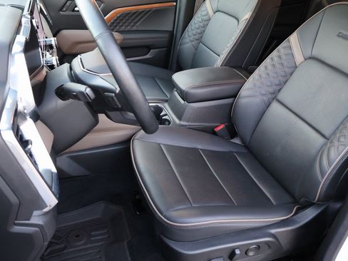 Used 2023 GMC Canyon Denali image 40