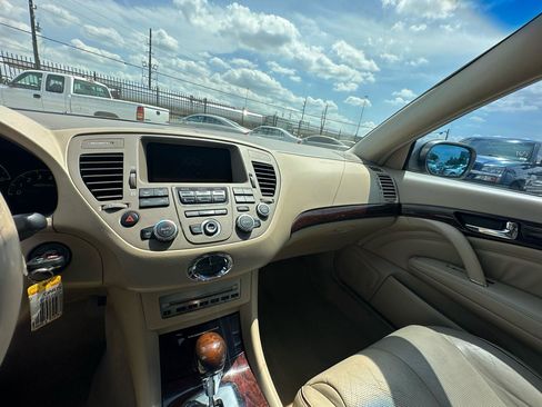 Used 2005 INFINITI Q45 w/ (P01) Premium Pkg RWD image 25