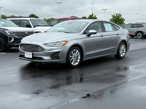 Used 2020 Ford Fusion SE FWD image 1