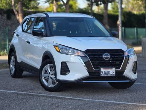 Used 2023 Nissan Kicks S FWD image 1