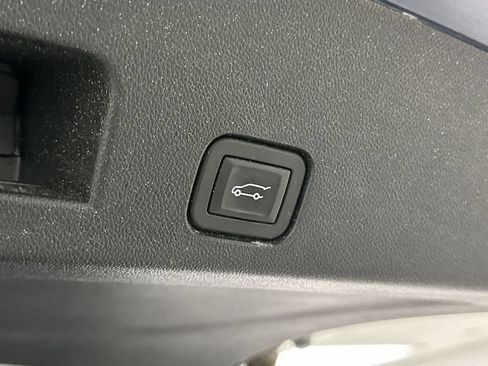 Used 2024 Chevrolet Traverse LT w/ LPO, Floor Liner Package AWD/4WD image 28