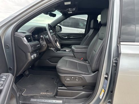 Certified 2024 GMC Yukon XL Denali w/ Advanced Technology Package AWD/4WD image 14