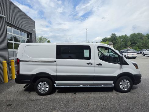 Used 2025 Ford Transit 250 Low Roof w/ Exterior Upgrade Package RWD image 2