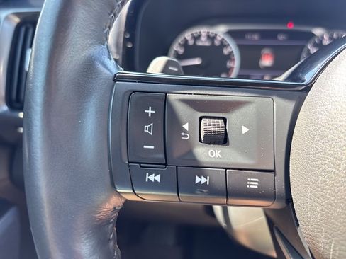 Used 2022 Nissan Pathfinder SL FWD image 26