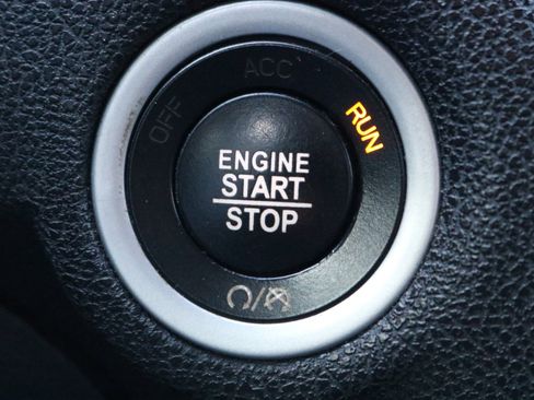 Used 2019 Chrysler 300 S image 13