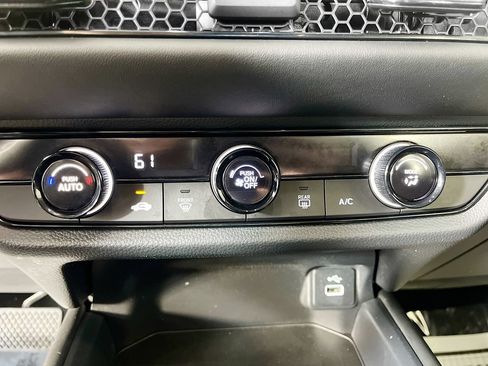 Used 2025 Honda HR-V LX image 20