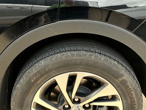 Used 2023 Buick Envision Essence image 2