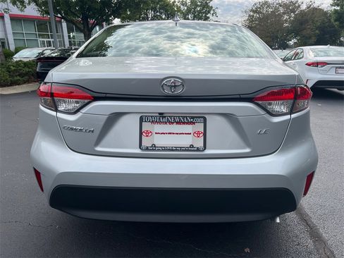 Used 2025 Toyota Corolla LE image 4