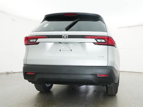 New 2026 Toyota Grand Highlander XLE image 23