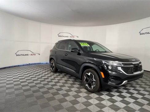 Certified 2025 Kia Seltos EX w/ EX Sunroof Package image 2