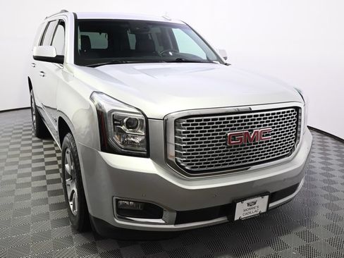 Used 2016 GMC Yukon Denali w/ Open Road Package AWD/4WD image 9