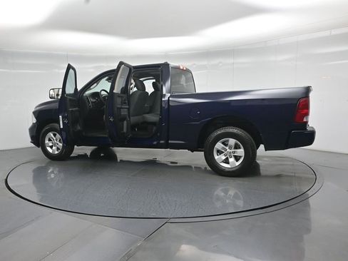 Used 2018 RAM 1500 Express image 36