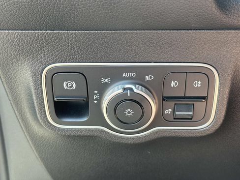 Used 2026 Mercedes-Benz GLB 250 image 22