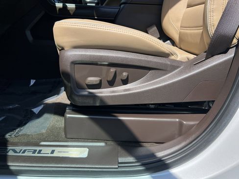 Used 2018 GMC Sierra 3500 Denali w/ Duramax Plus Package image 22