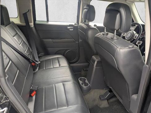 Used 2017 Jeep Patriot High Altitude AWD/4WD image 21