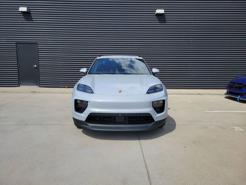 New 2026 Porsche Macan 4 Electric AWD/4WD image 8