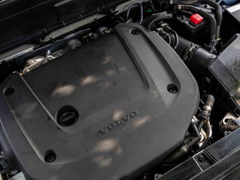 Used 2025 Volvo XC90 B6 Plus image 29