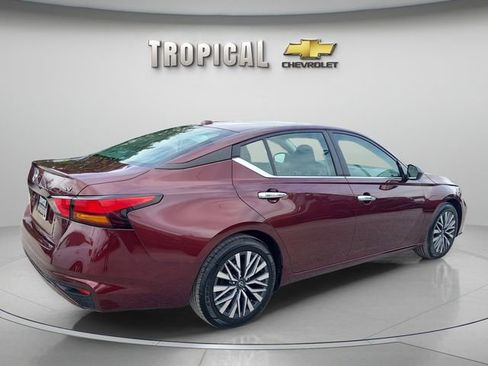 Used 2024 Nissan Altima 2.5 SV image 5