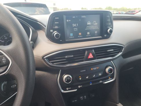 Used 2020 Hyundai Santa Fe SE FWD image 11