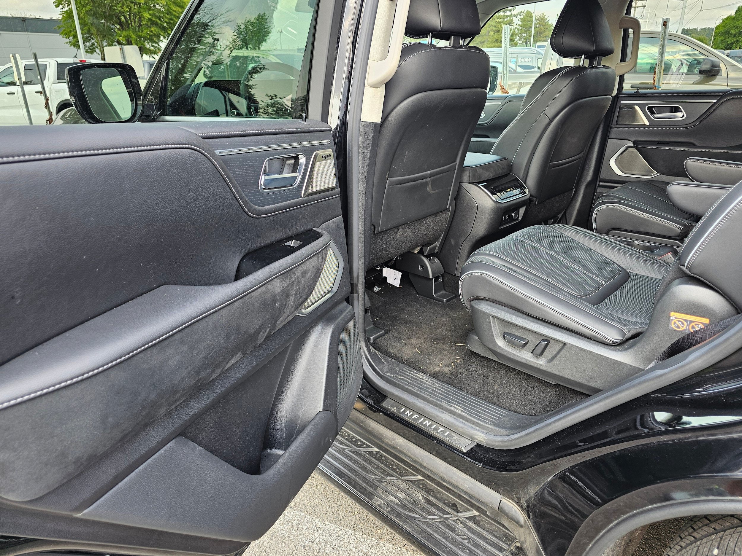 Used 2025 INFINITI QX80 Sensory AWD/4WD image 19